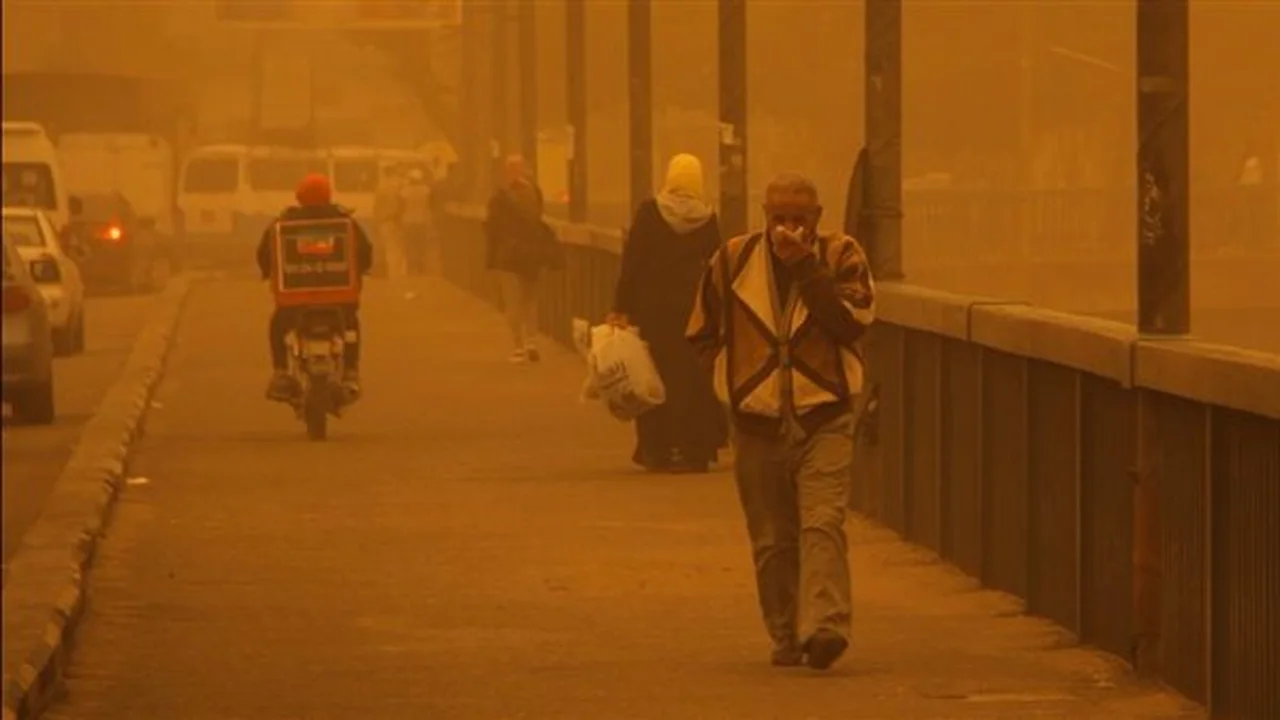 رياح محملة بالأتربة تضرب القاهرة والوجه البحري مع أول أيام الربيع